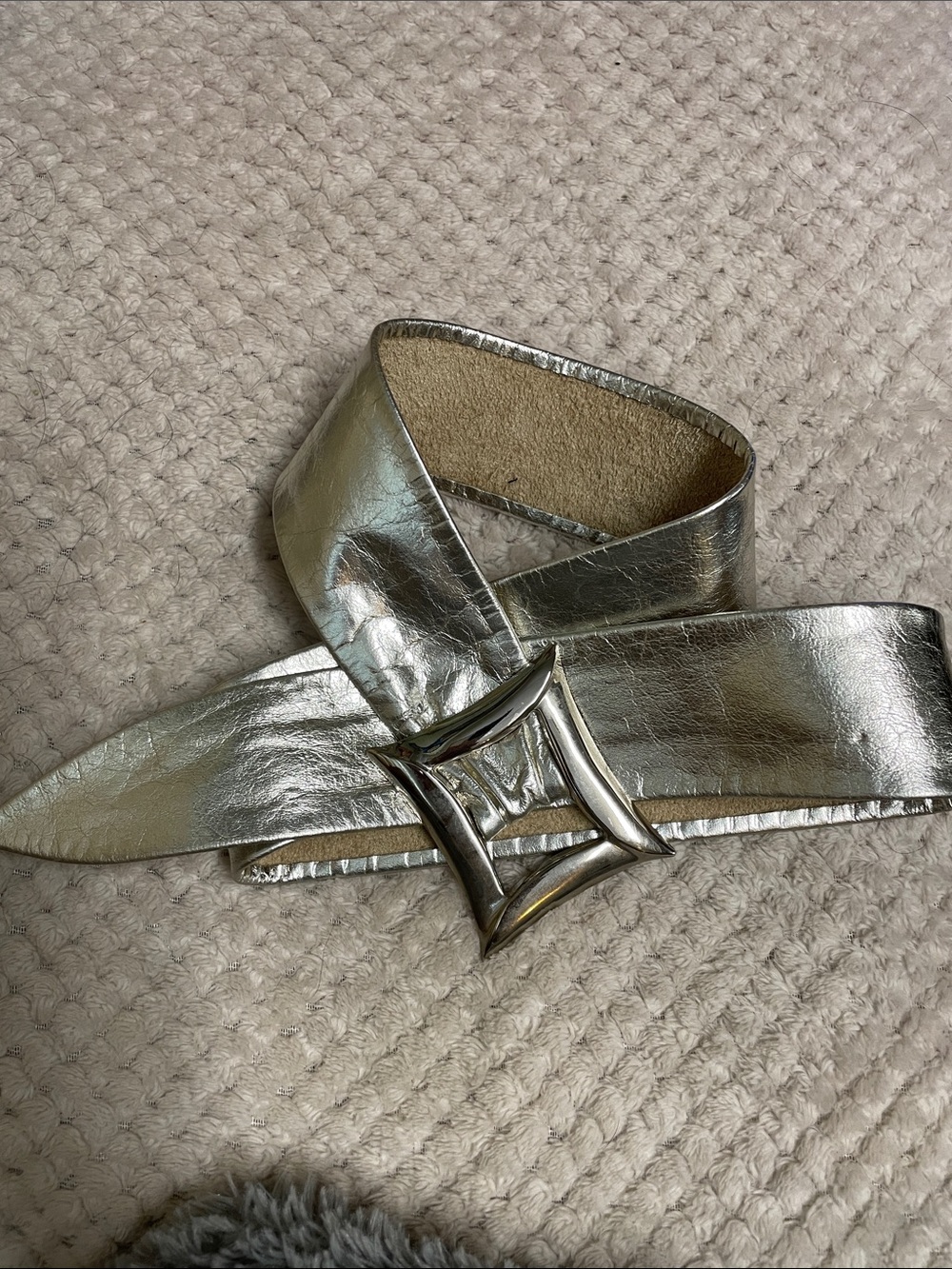 Vintage 70s Metallic Silver leather Women's Waist Belt with Decorative Buckle